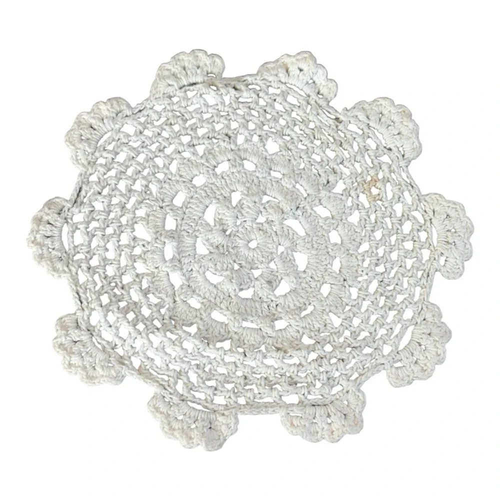 Crochet Doily Small Cream Vintage Handmade Scalloped Lace‎ Round Cottagecore